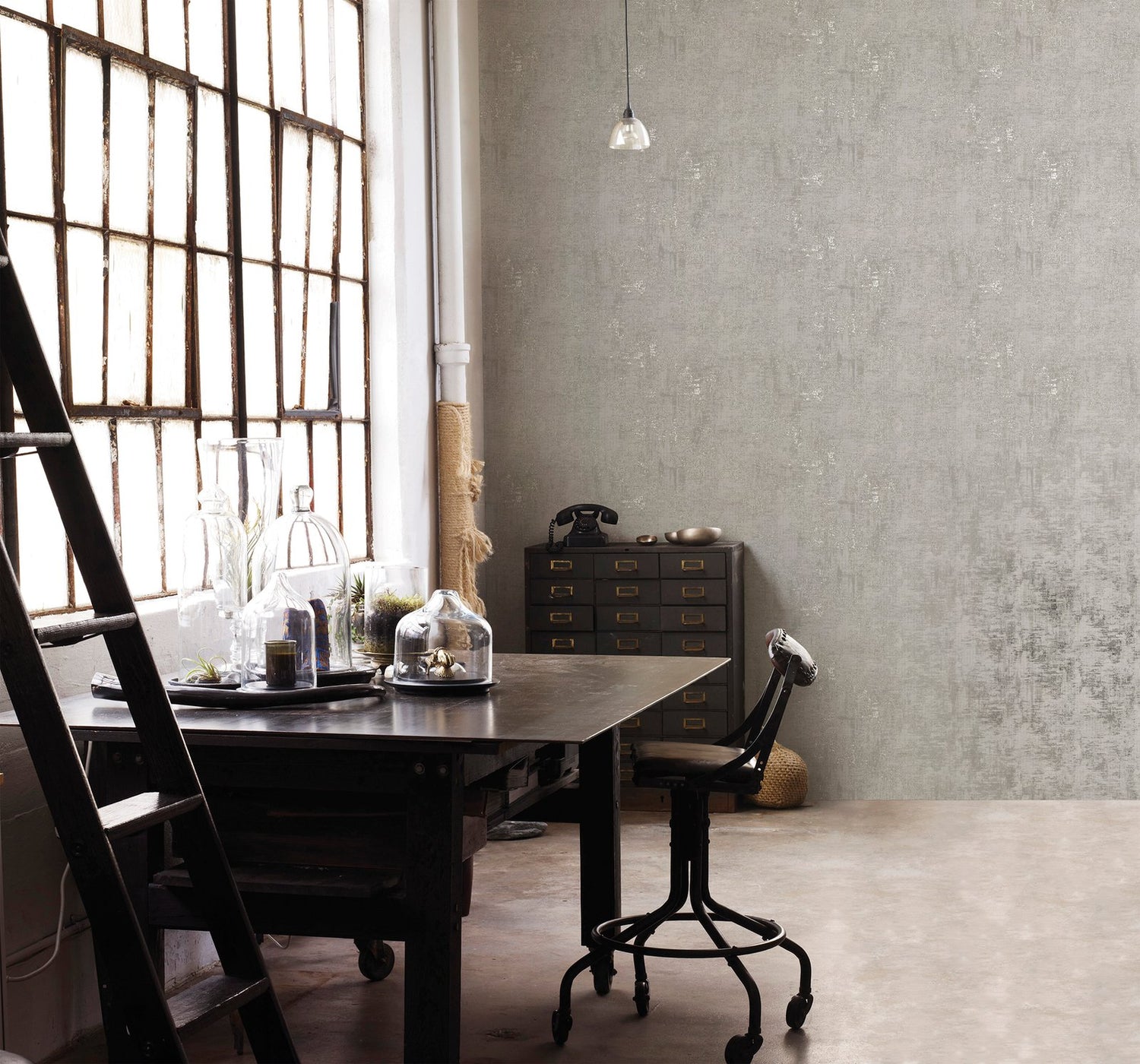 Distressed wallpaper in beige color - pattern number SP-LS5002 - by Galerie in the Lustre collection