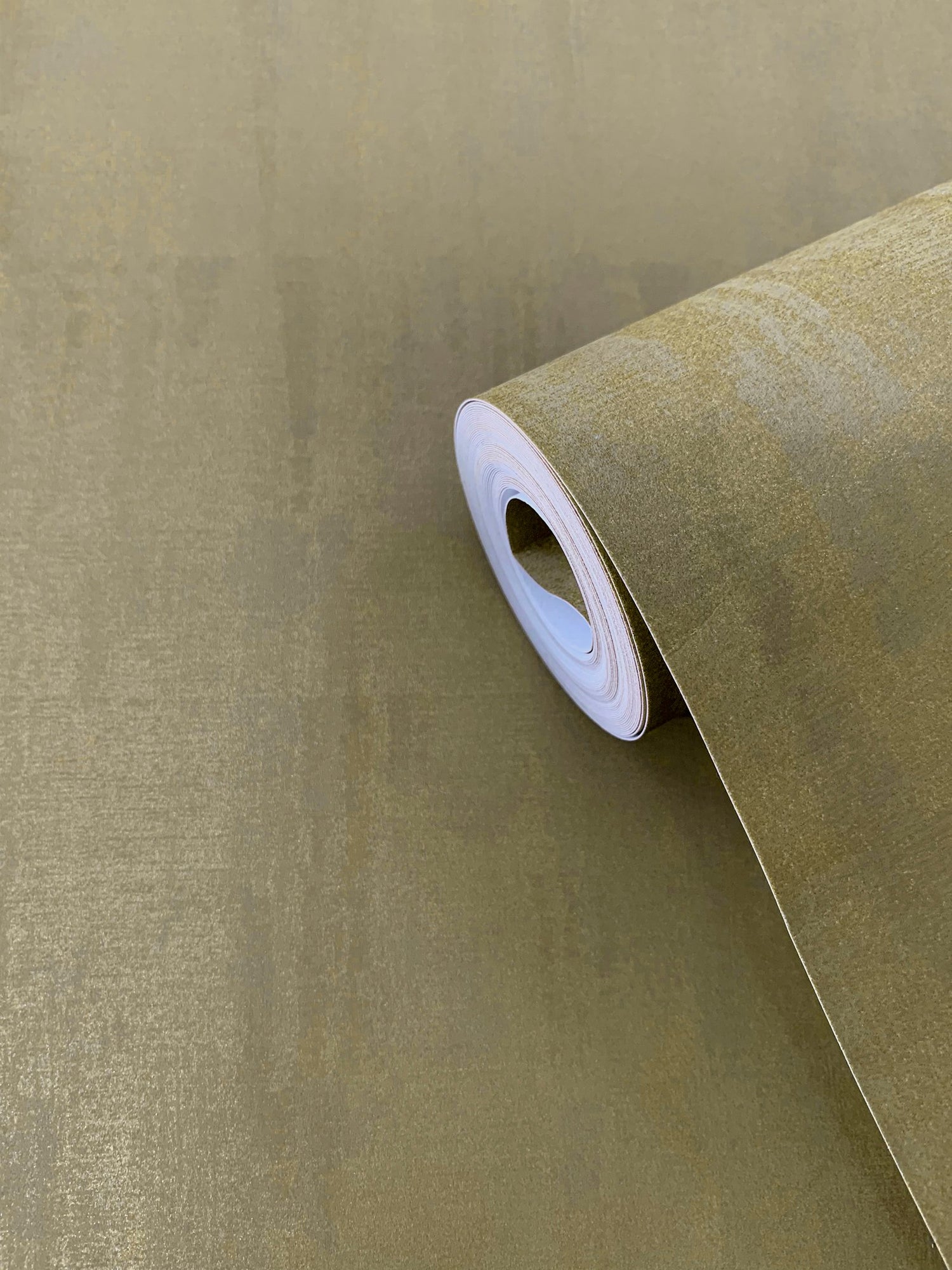 Tonal Plain wallpaper in gold color - pattern number SP-SC5004 - by Galerie in the Boutique collection