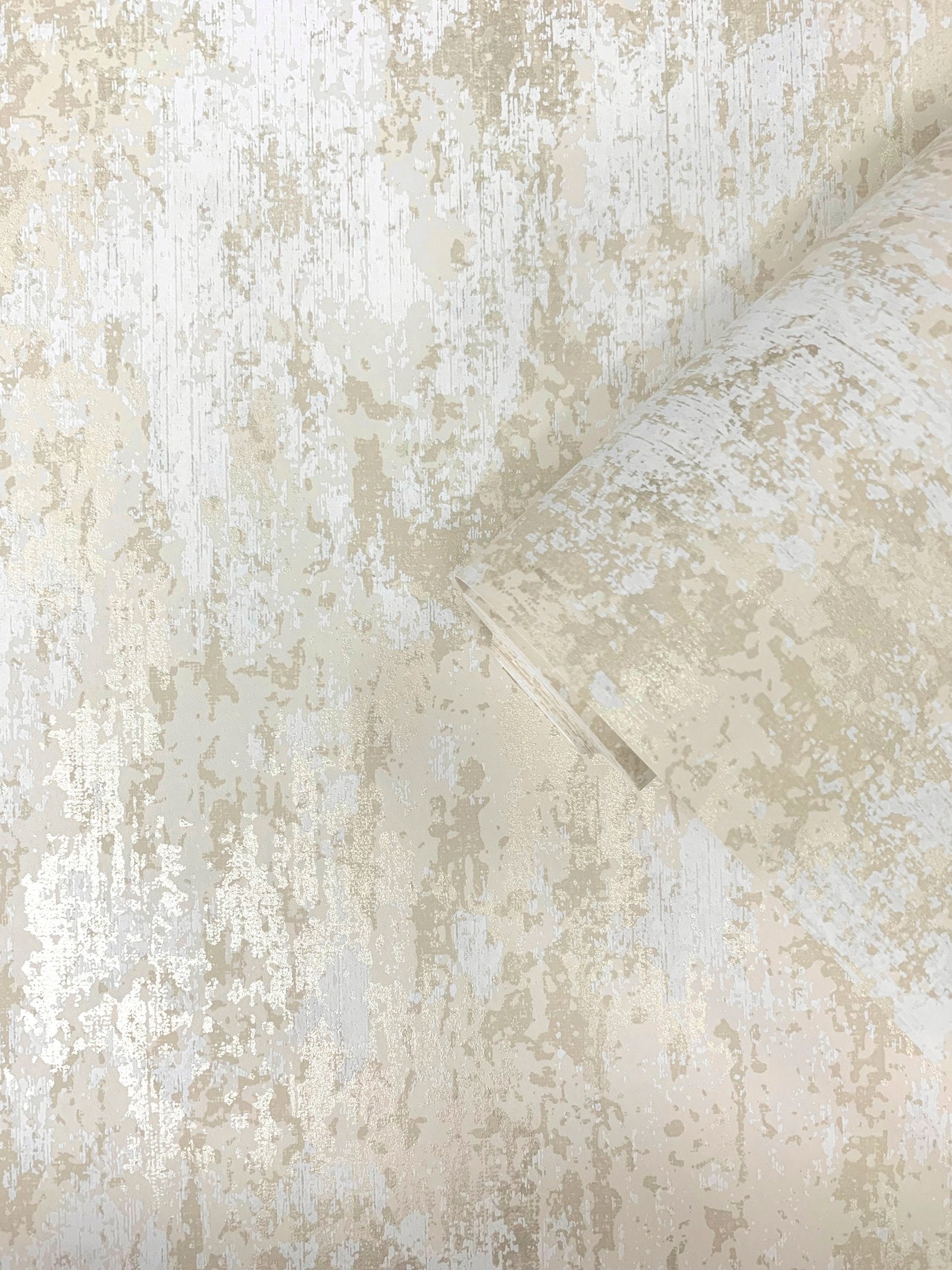 Concrete wallpaper in gold color - pattern number SR28102 - by Galerie in the Lustre collection