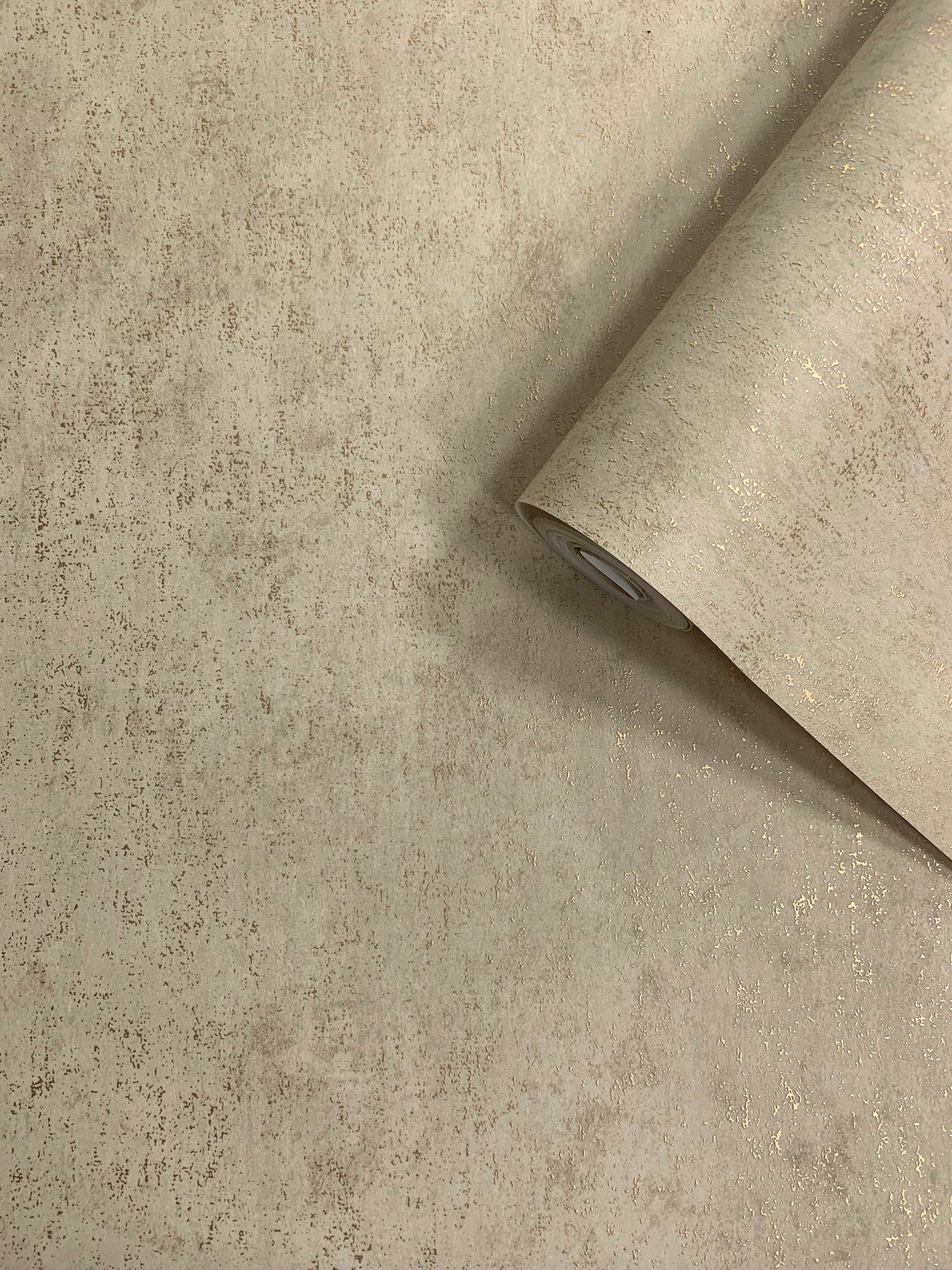 Speck wallpaper in gold color - pattern number SR28404 - by Galerie in the Lustre collection
