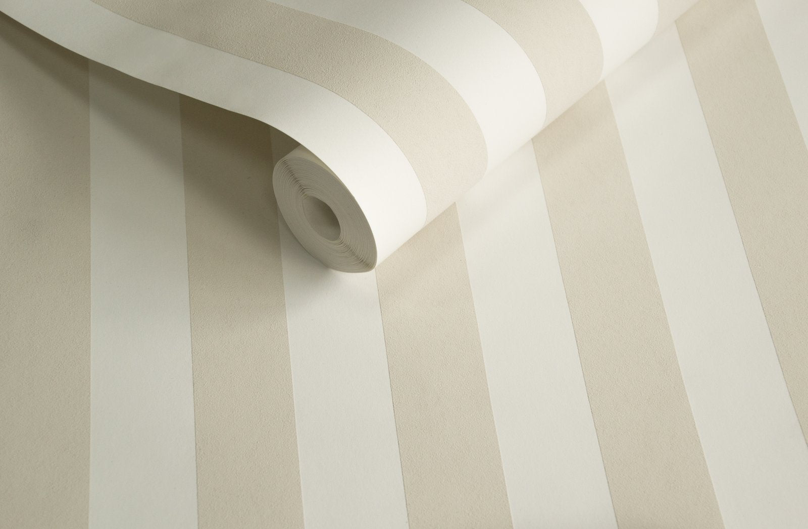 Thin Stripe Natural wallpaper in beige color - pattern number SS21230 - by Galerie in the Style Sisters collection
