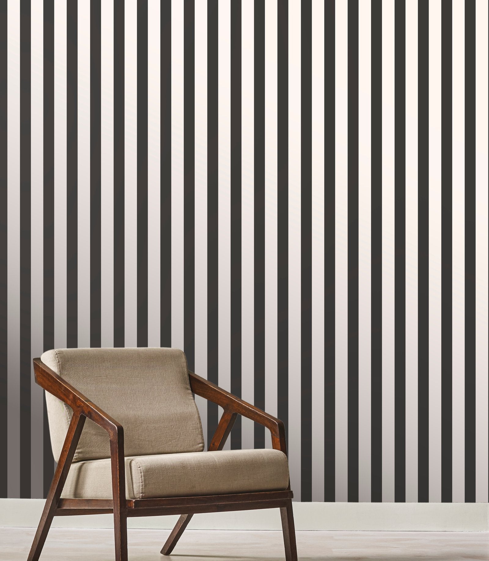 Thin Stripe Black wallpaper in black color - pattern number SS21231 - by Galerie in the Style Sisters collection