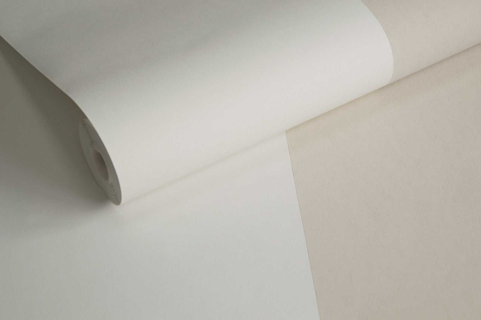 Half Stripe Natural wallpaper in beige color - pattern number SS21236 - by Galerie in the Style Sisters collection