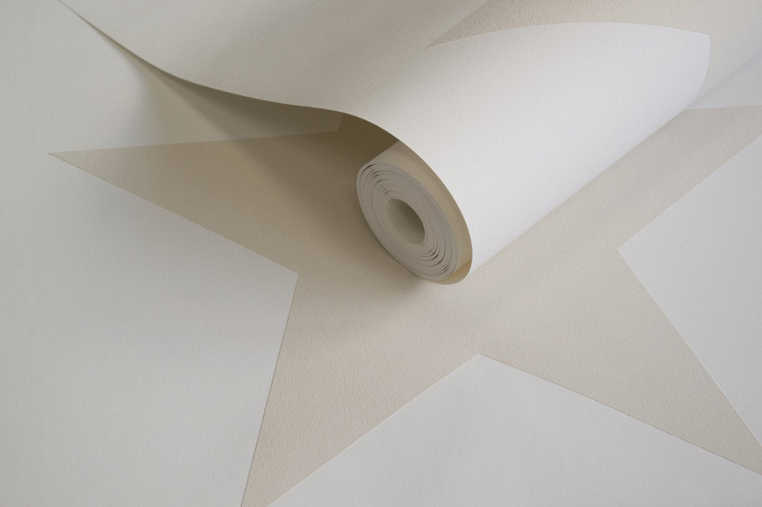 Single Star Natural wallpaper in beige color - pattern number SS21243 - by Galerie in the Style Sisters collection