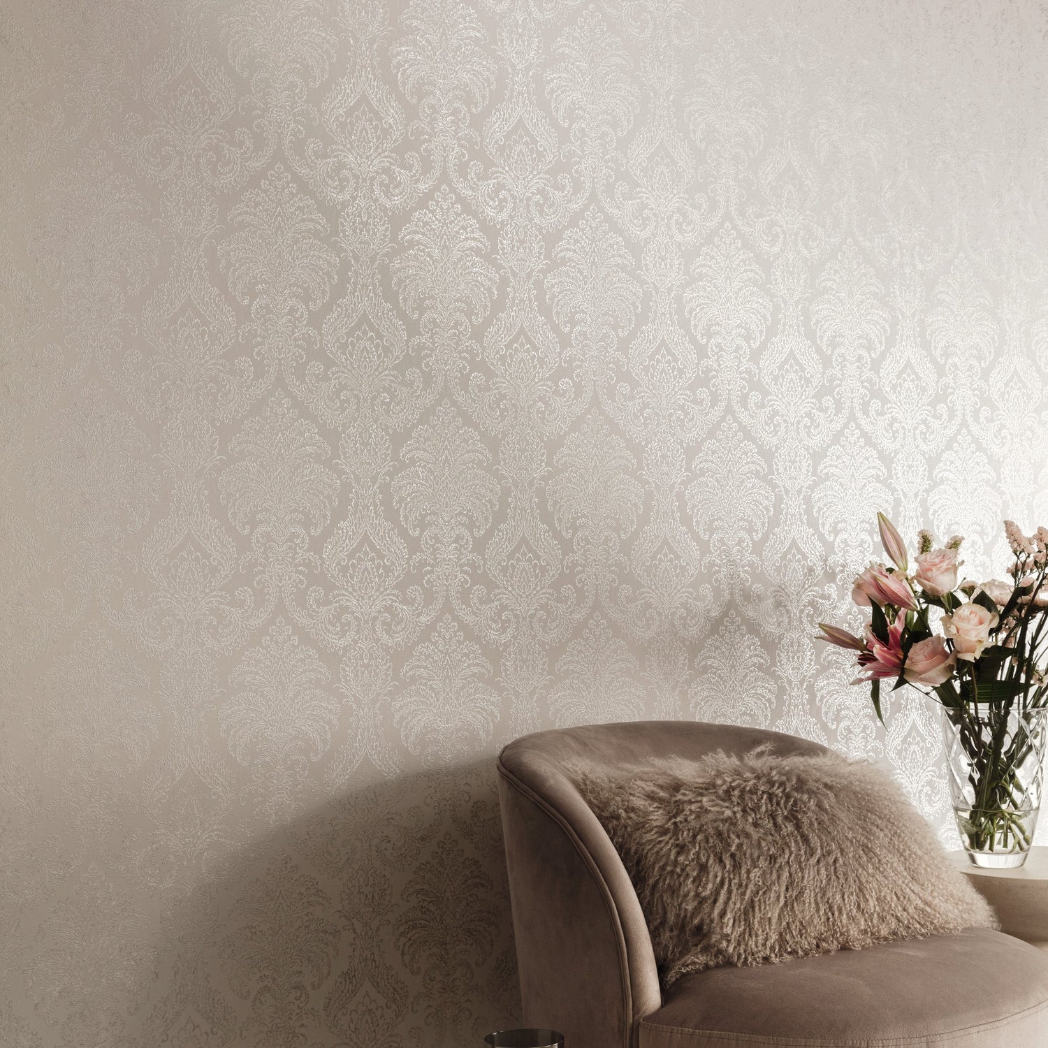 Medallion All-over Print Wallpaper in beige color - pattern number VE3204 - by Grandeco in the Very collection