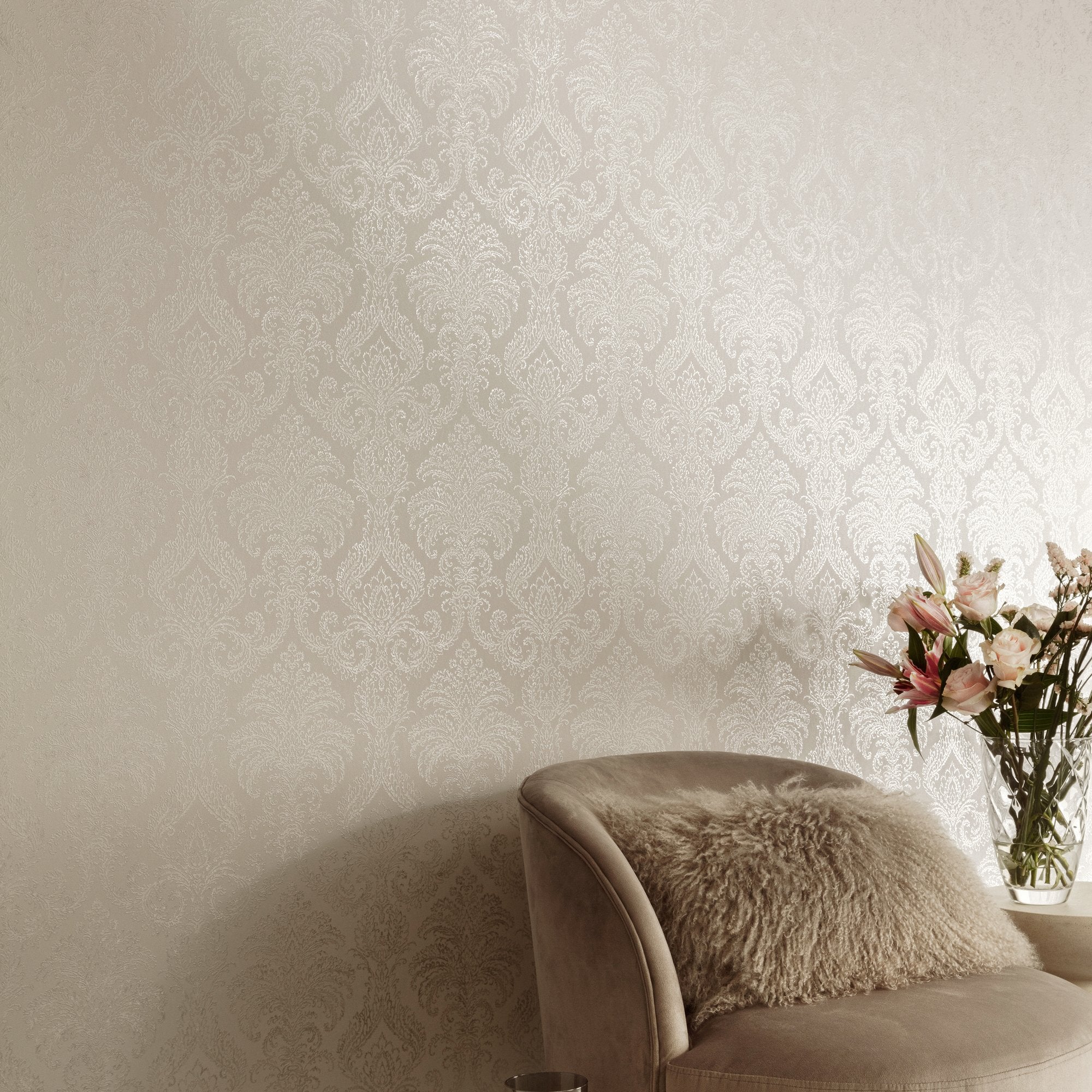 Classical Floral All-over Wallpaper in cream color - pattern number VE3205 - by Grandeco in the Very collection