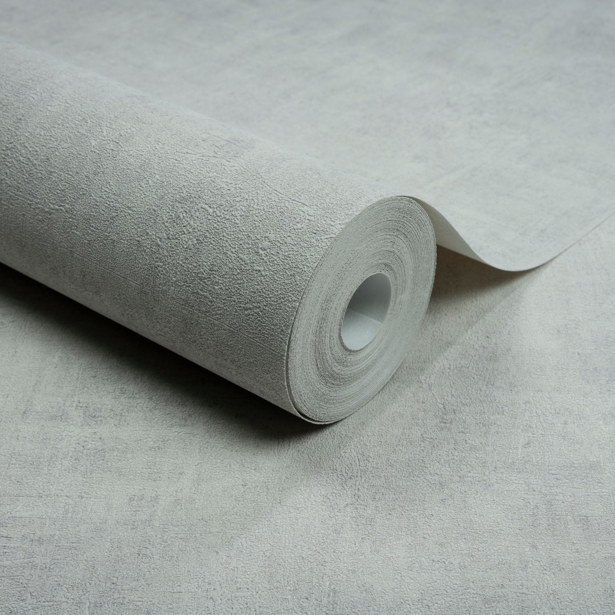 Patinated Plain Wallpaper in beige color - pattern number VOA-010-02-8 - by Grandeco in the Orom II collection