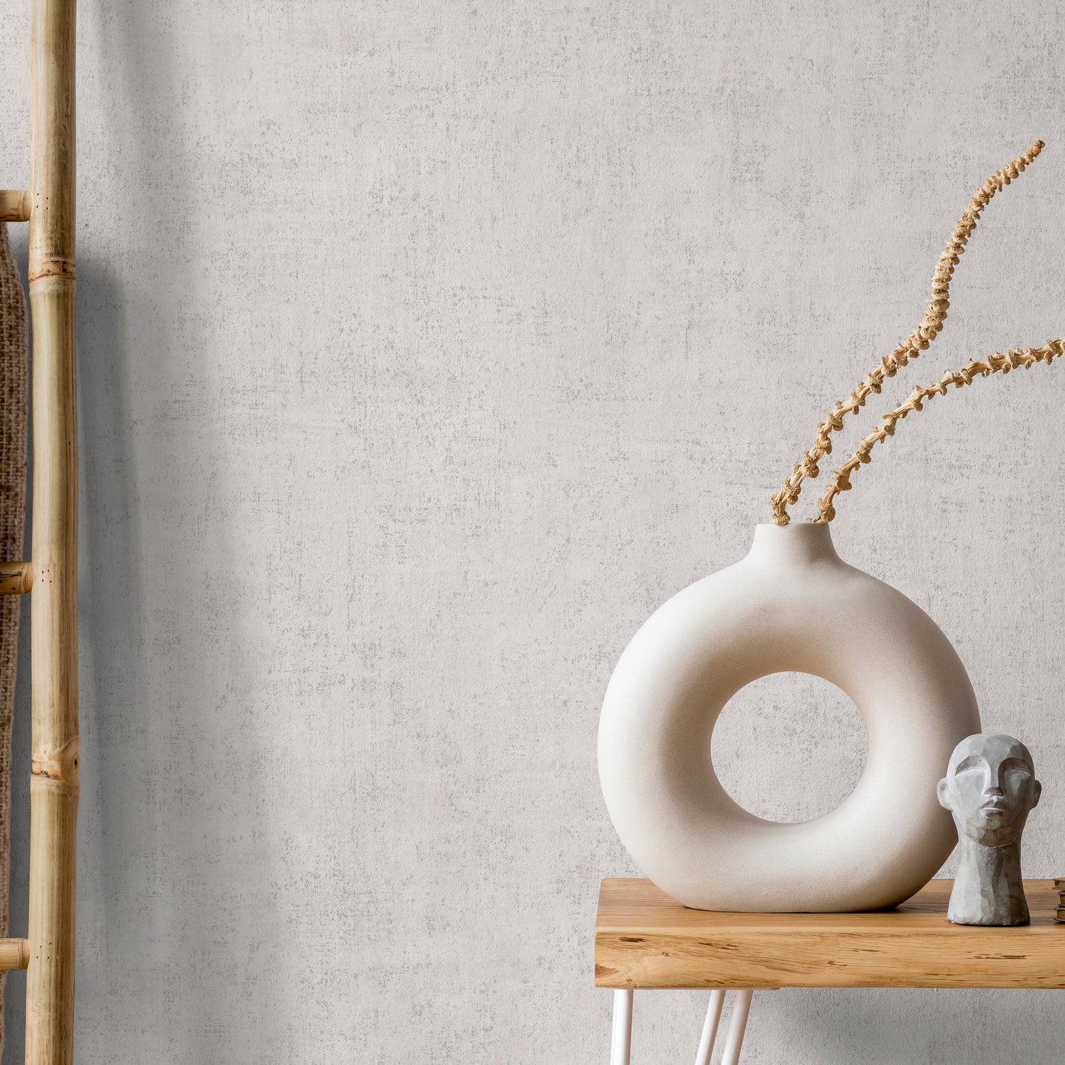 Patinated Plain Wallpaper in beige color - pattern number VOA-010-03-7 - by Grandeco in the Orom II collection