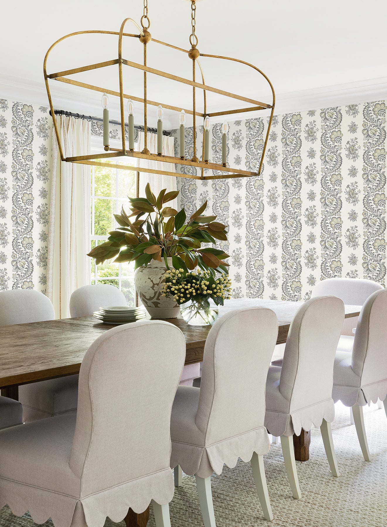 Beaumont wallpaper in charcoal color - pattern number VP1303 - by Antonina Vella in the Jardin collection