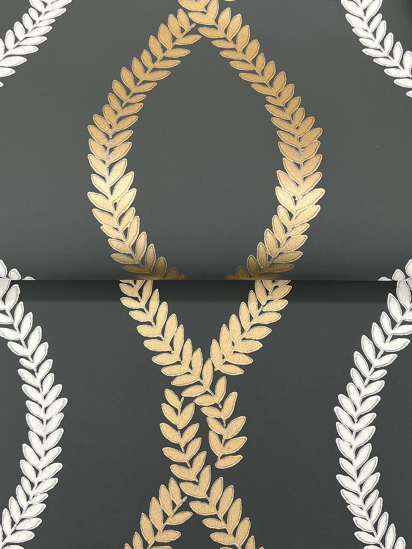 Laureate wallpaper in off black color - pattern number VP1324 - by Antonina Vella in the Jardin collection