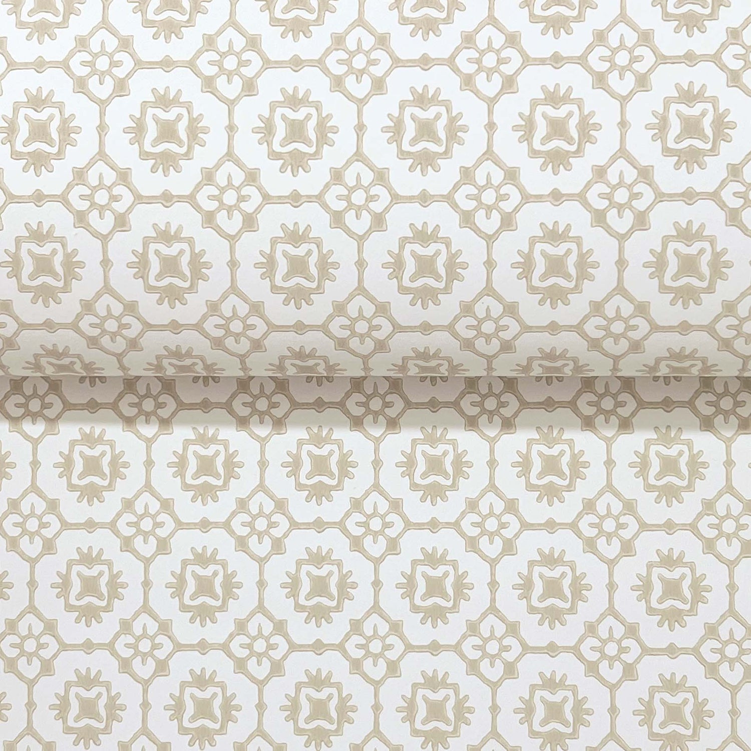 Priti wallpaper in beige color - pattern number VP1333 - by Antonina Vella in the Jardin collection