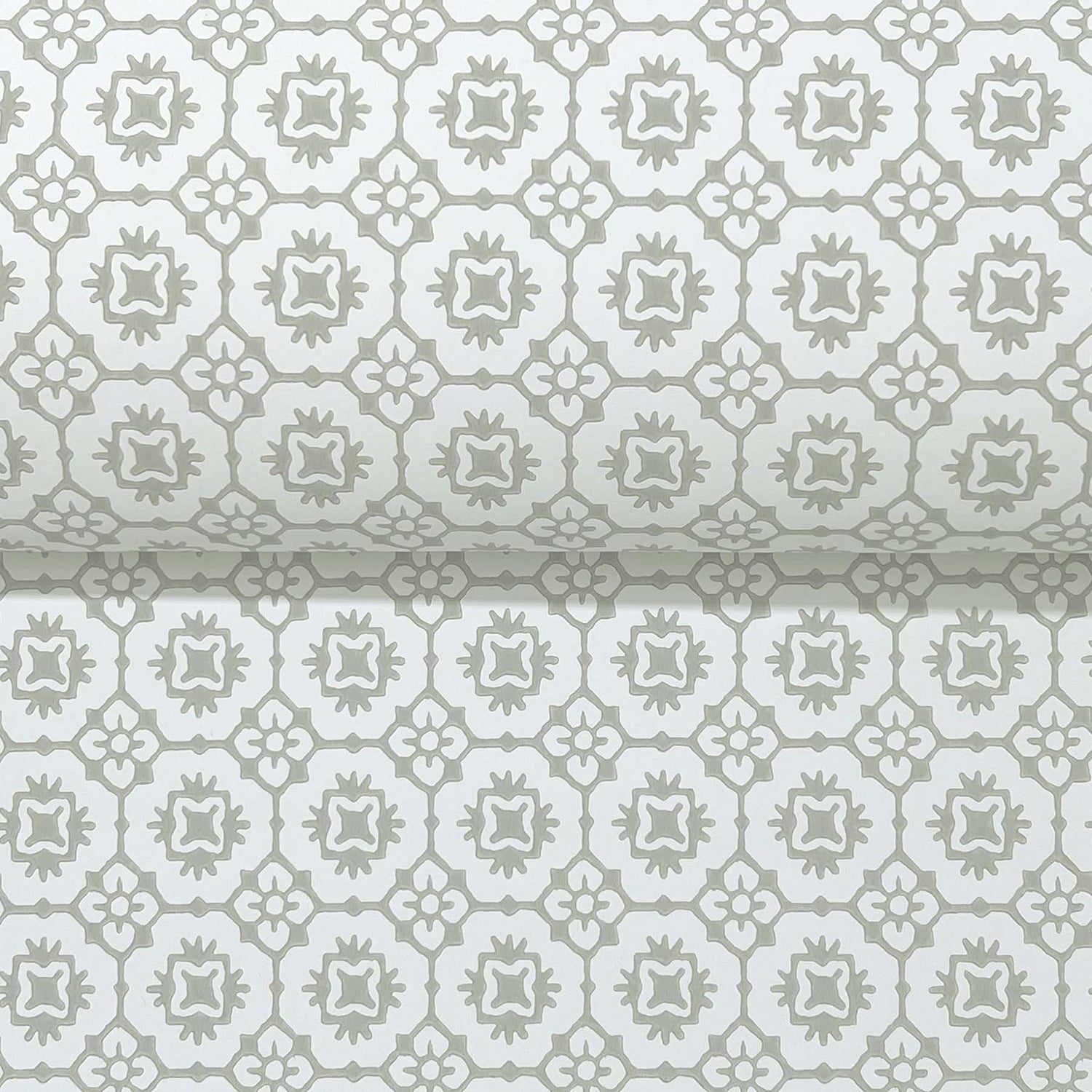 Priti wallpaper in grey color - pattern number VP1334 - by Antonina Vella in the Jardin collection