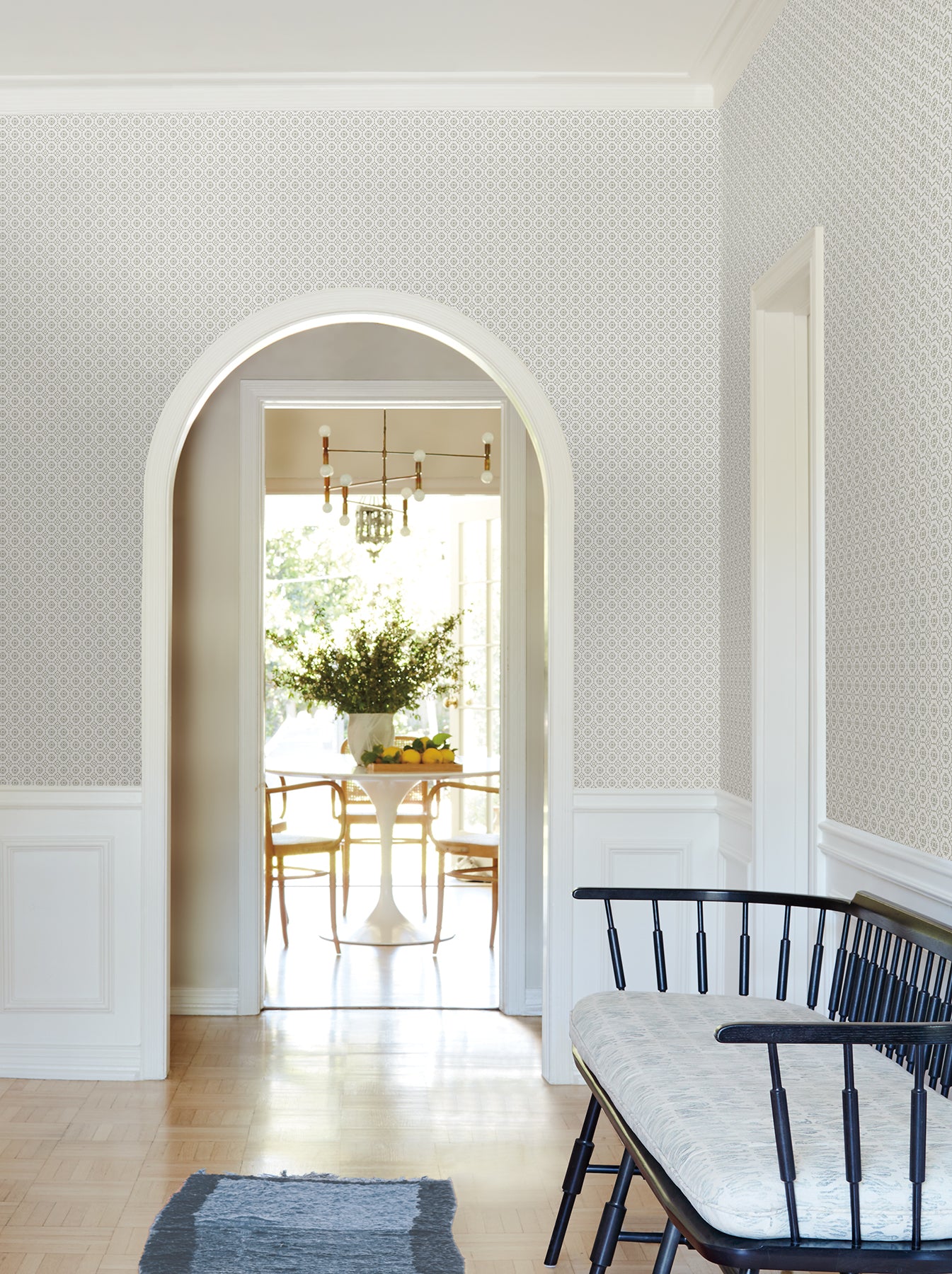 Priti wallpaper in grey color - pattern number VP1334 - by Antonina Vella in the Jardin collection