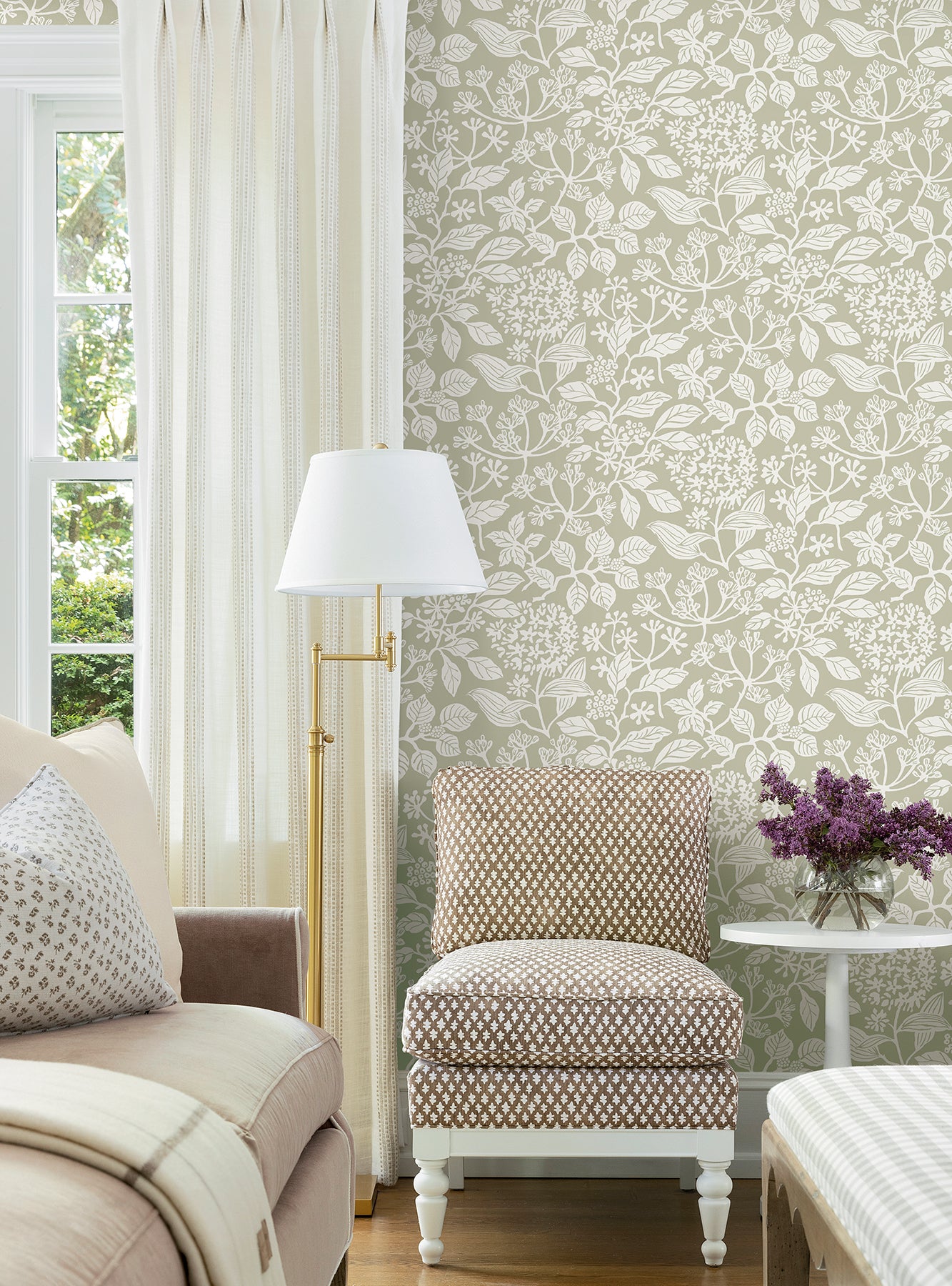 Rowen wallpaper in taupe color - pattern number VP1344 - by Antonina Vella in the Jardin collection