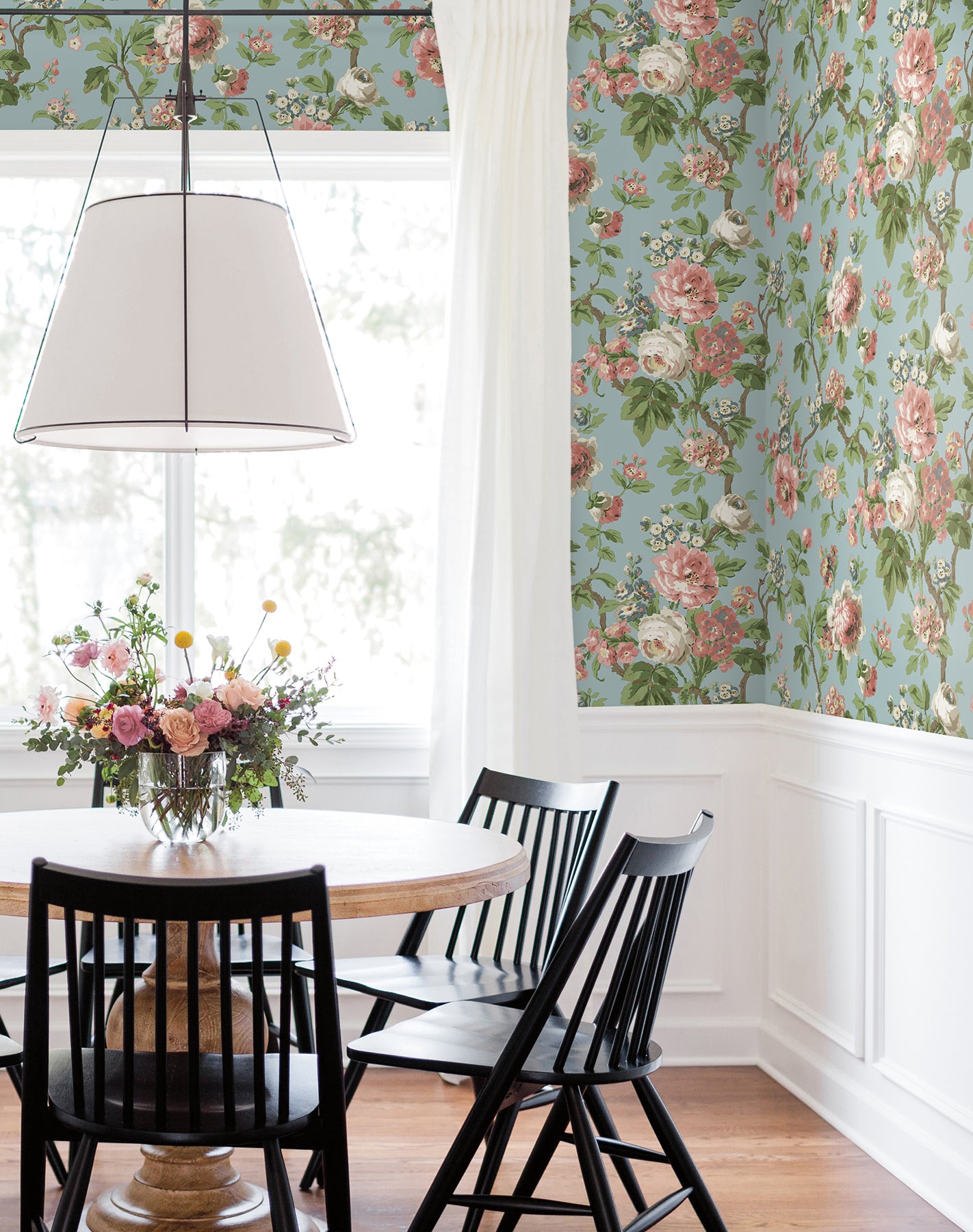 Beatrix wallpaper in sky blue color - pattern number VP1354 - by Antonina Vella in the Jardin collection