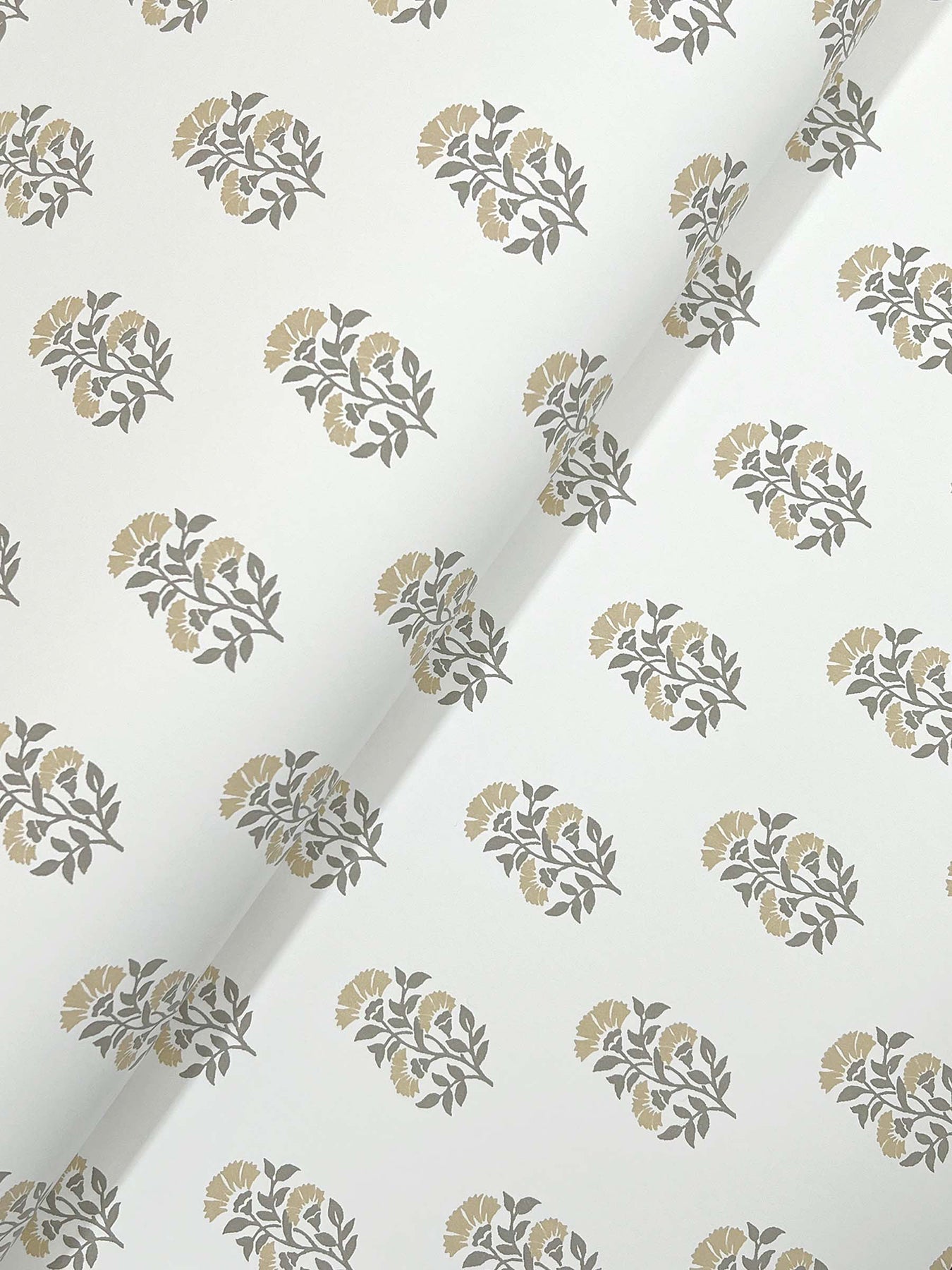 Sylvie wallpaper in beige and taupe color - pattern number VP1382 - by Antonina Vella in the Jardin collection