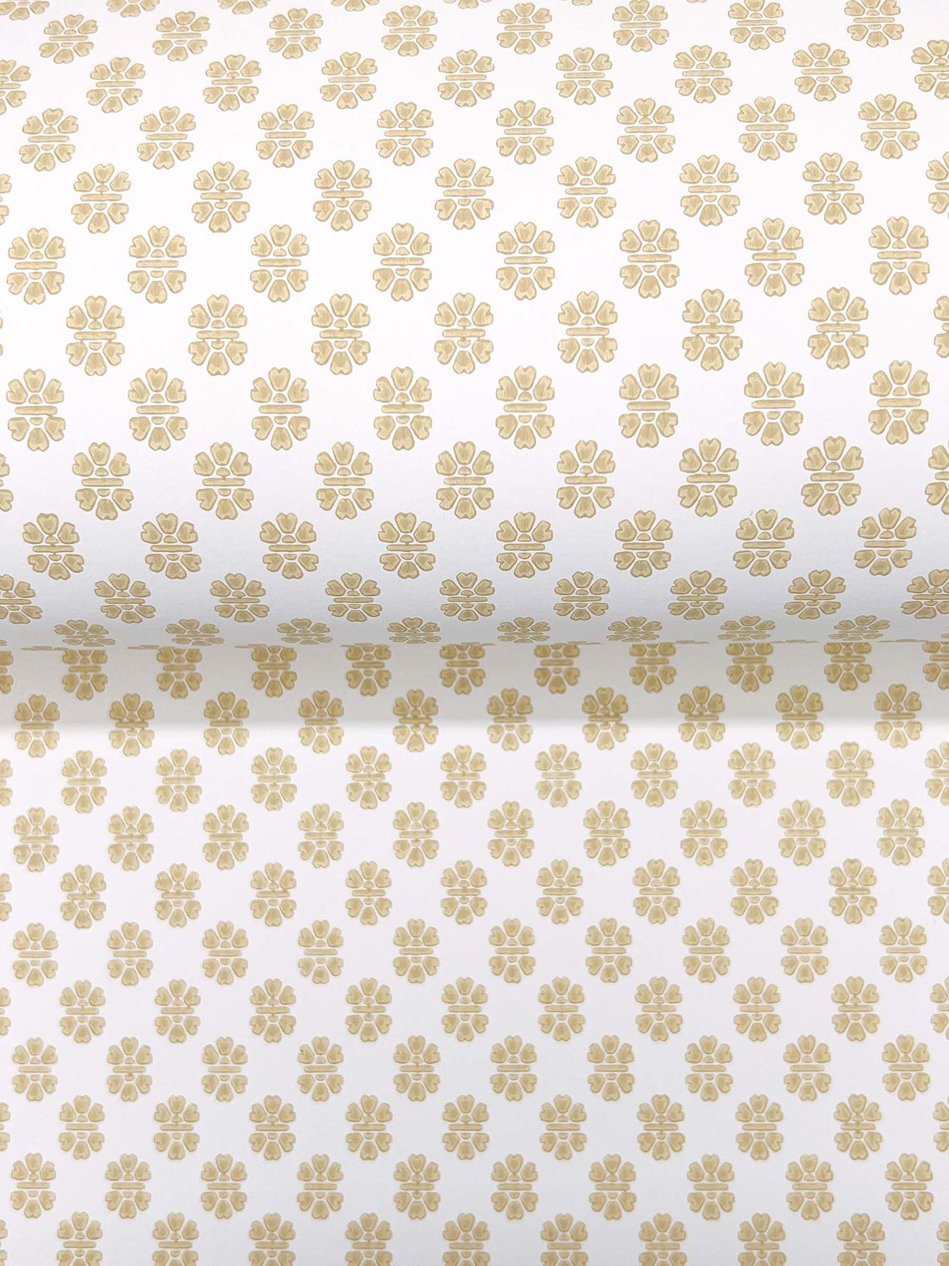 Brioni wallpaper in butter color - pattern number VP1392 - by Antonina Vella in the Jardin collection