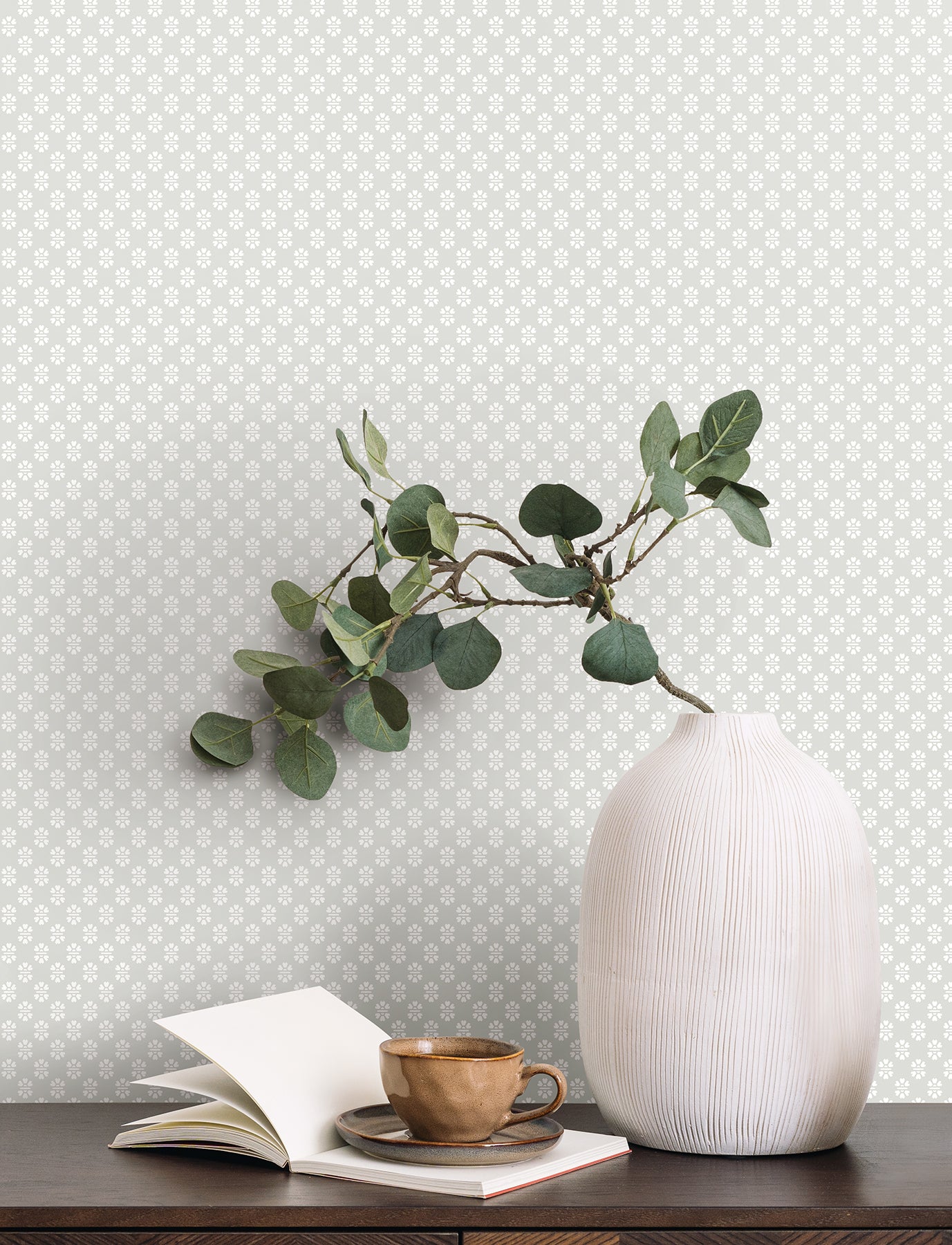 Brioni wallpaper in grey color - pattern number VP1395 - by Antonina Vella in the Jardin collection