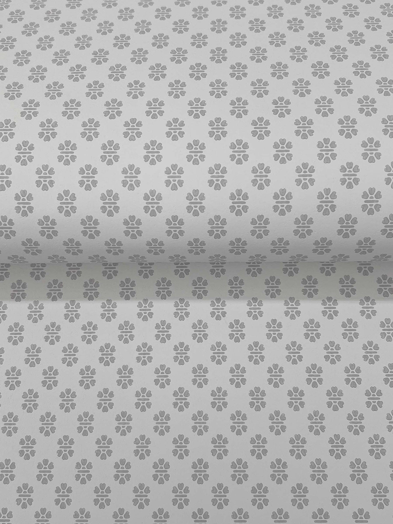 Brioni wallpaper in neutral color - pattern number VP1396 - by Antonina Vella in the Jardin collection
