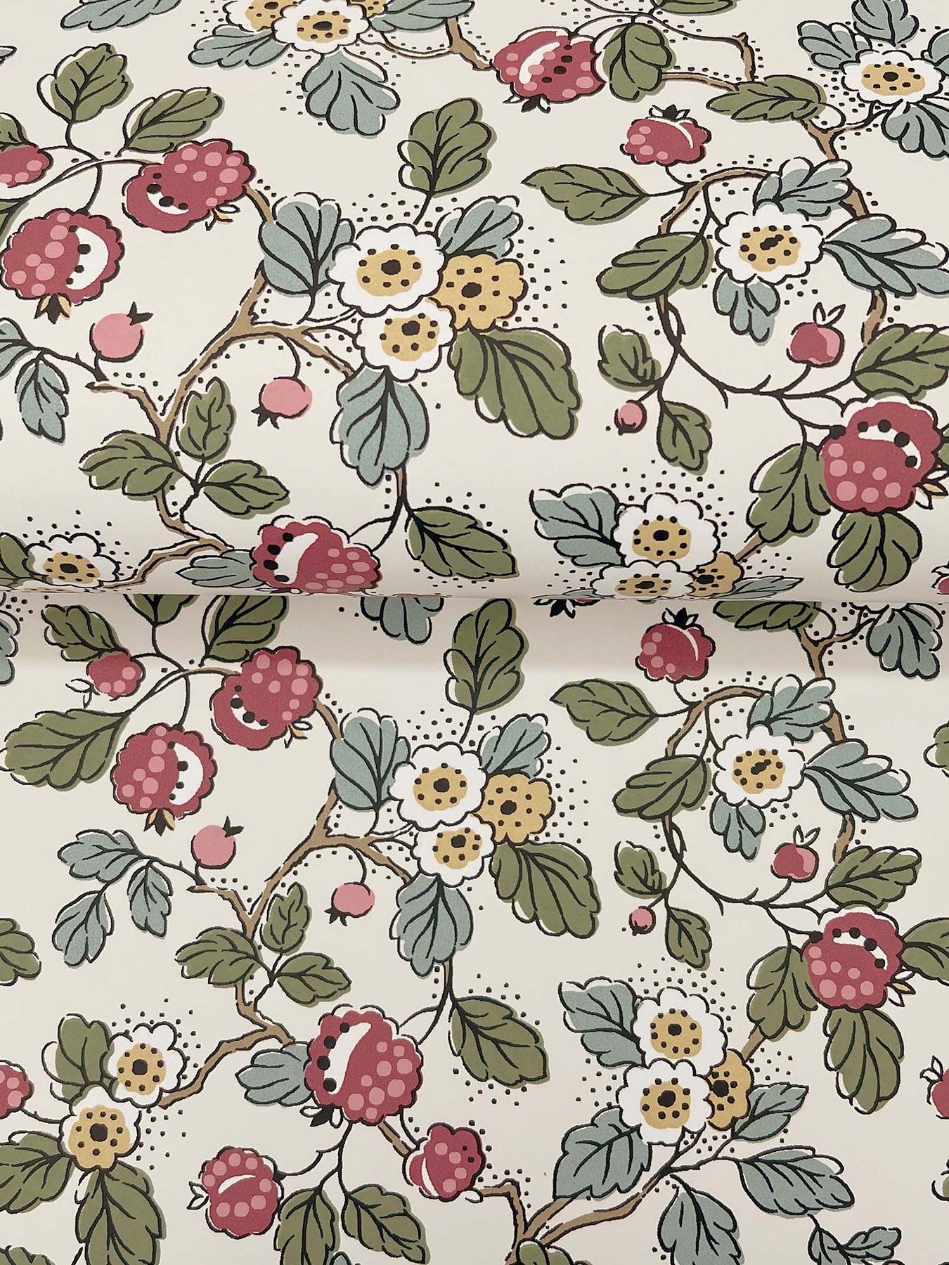 Framboise wallpaper in mulberry and evergreen color - pattern number VP1411 - by Antonina Vella in the Jardin collection