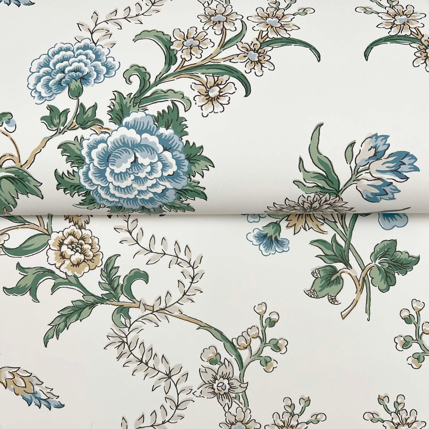 Genevieve wallpaper in blue and green color - pattern number VP1423 - by Antonina Vella in the Jardin collection