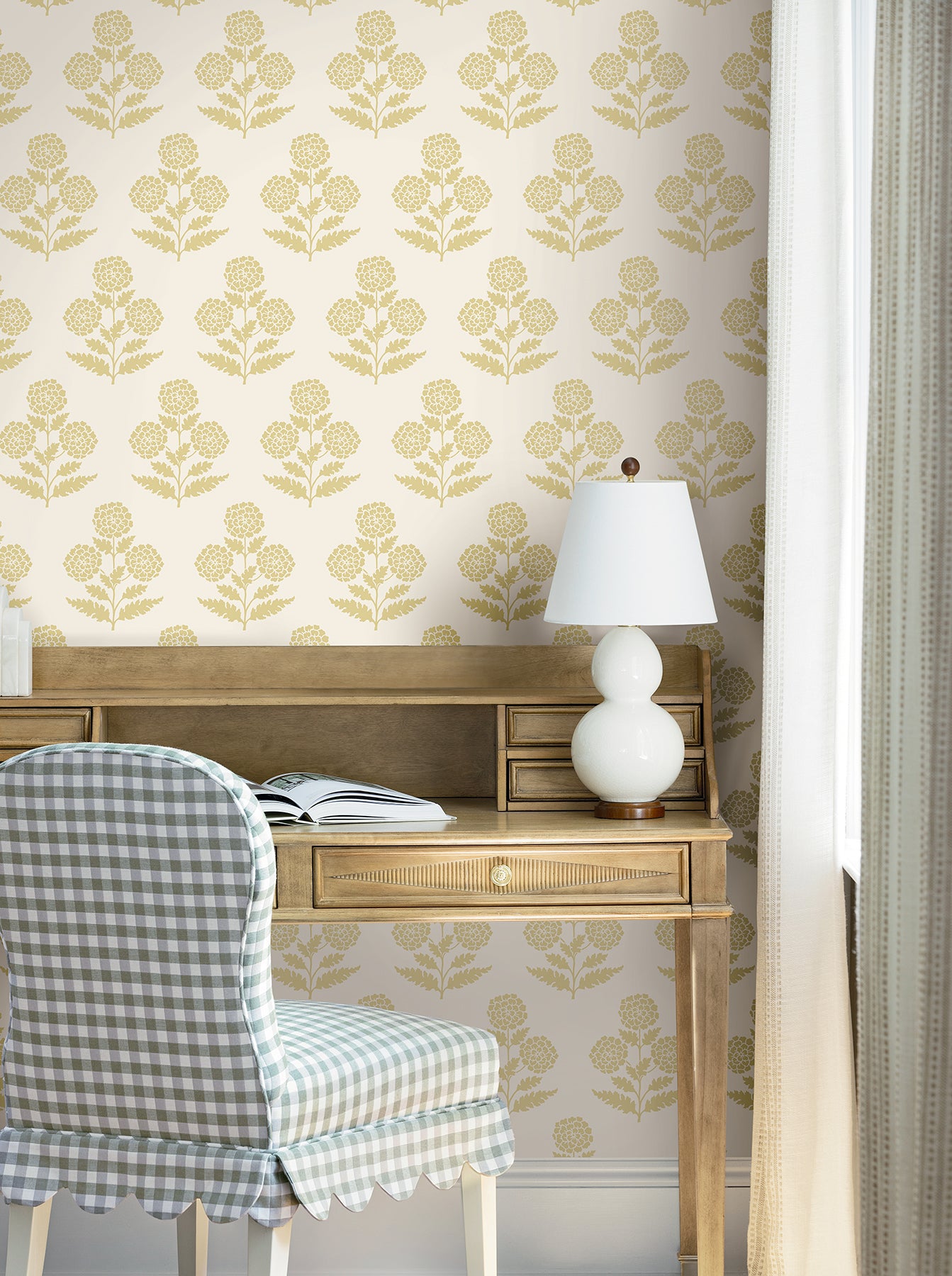 Souci wallpaper in saffron color - pattern number VP1432 - by Antonina Vella in the Jardin collection