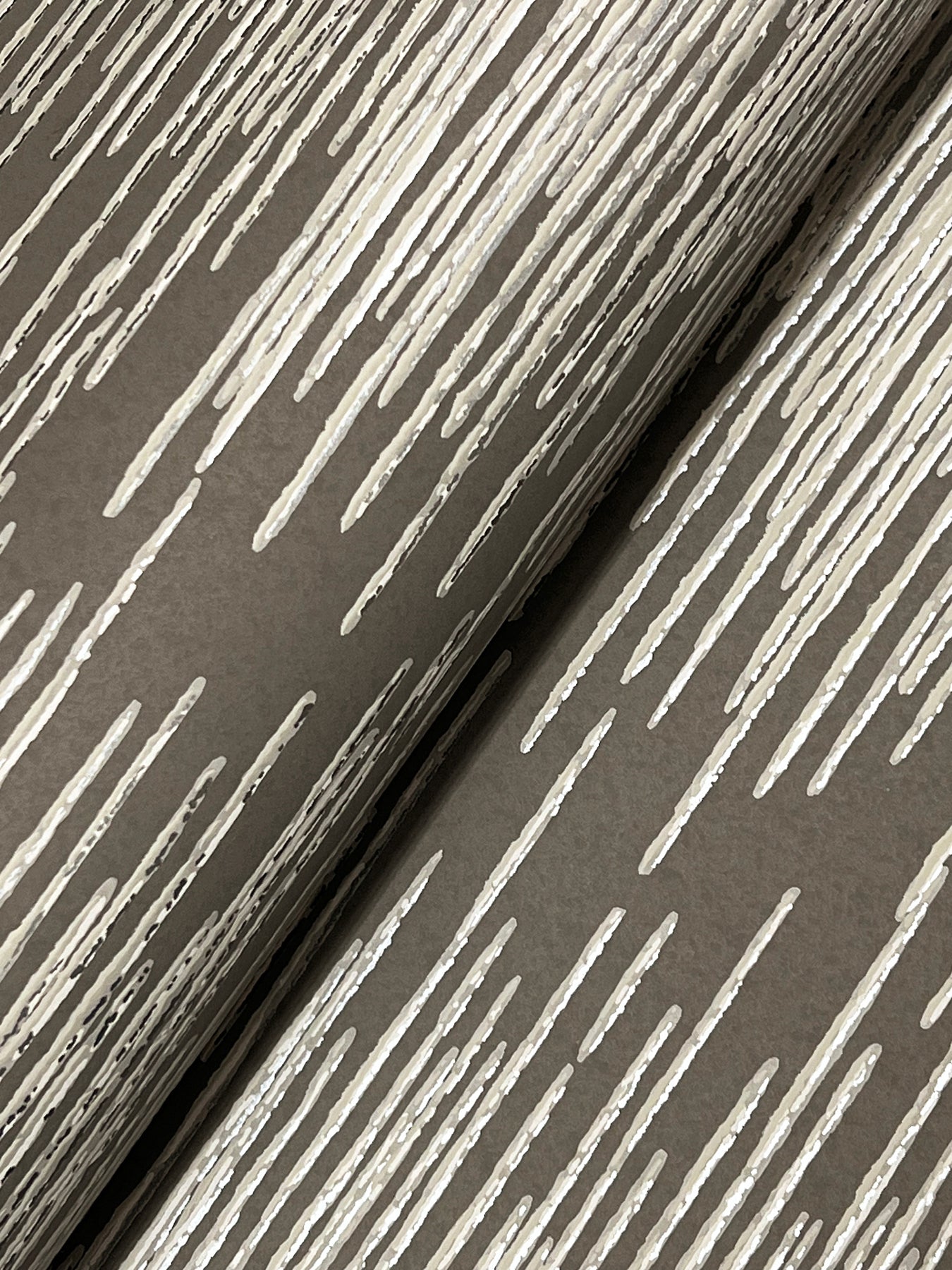 Operetta wallpaper in stone color - pattern number VR1505 - by Ronald Redding in the Caviar collection
