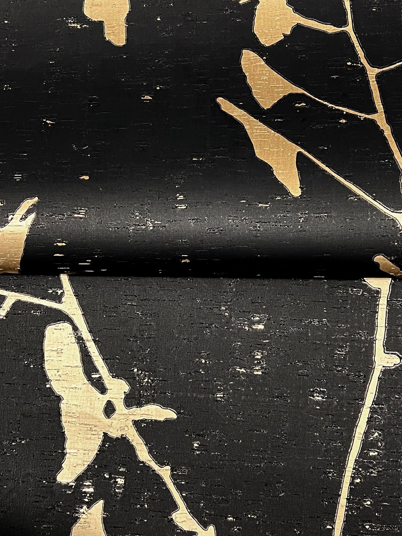 Ginkgo Silhouette wallpaper in black &amp; gold color - pattern number VR1512 - by Ronald Redding in the Caviar collection