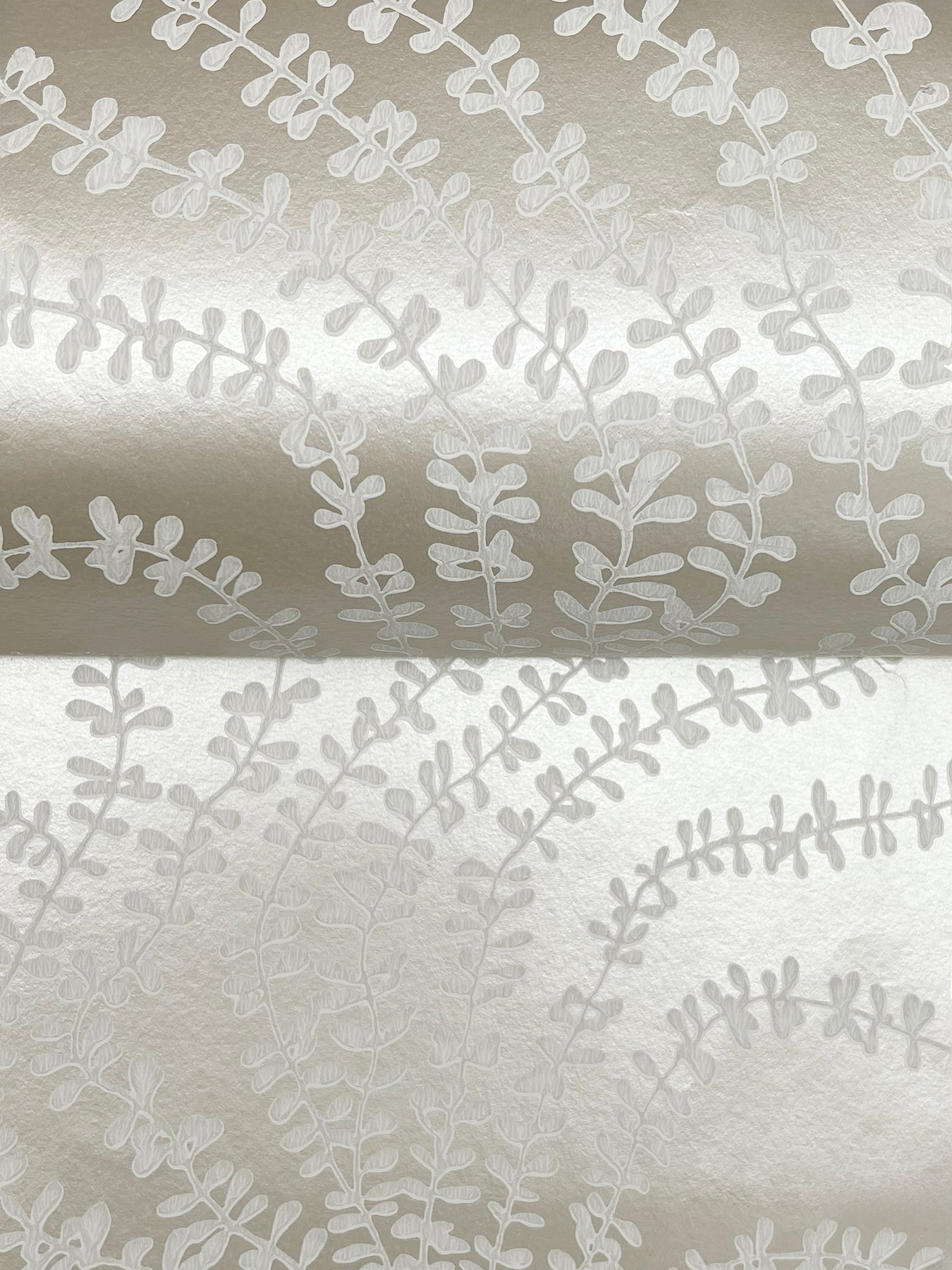 String of Pearls wallpaper in pearl color - pattern number VR1514 - by Ronald Redding in the Caviar collection