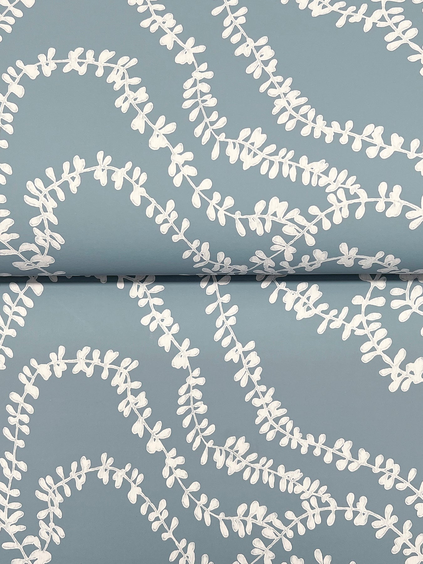 String of Pearls wallpaper in denim color - pattern number VR1516 - by Ronald Redding in the Caviar collection