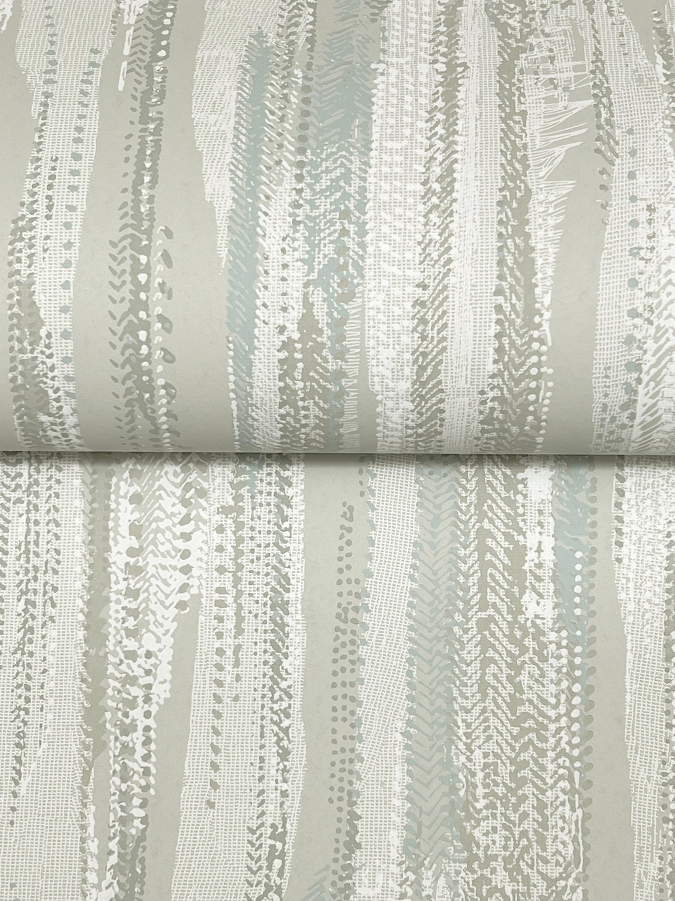 Tribeca wallpaper in aqua color - pattern number VR1526 - by Ronald Redding in the Caviar collection