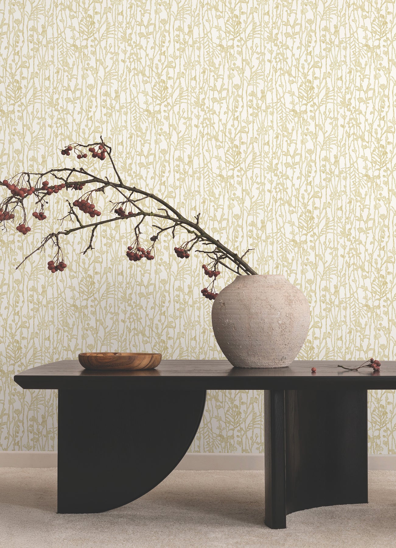 Filigree wallpaper in gold color - pattern number VR1560 - by Ronald Redding in the Caviar collection