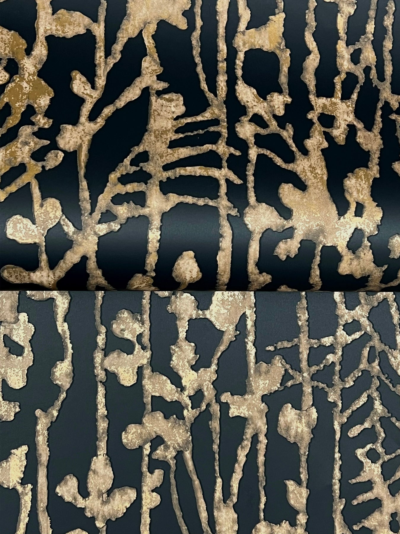 Filigree wallpaper in black color - pattern number VR1562 - by Ronald Redding in the Caviar collection
