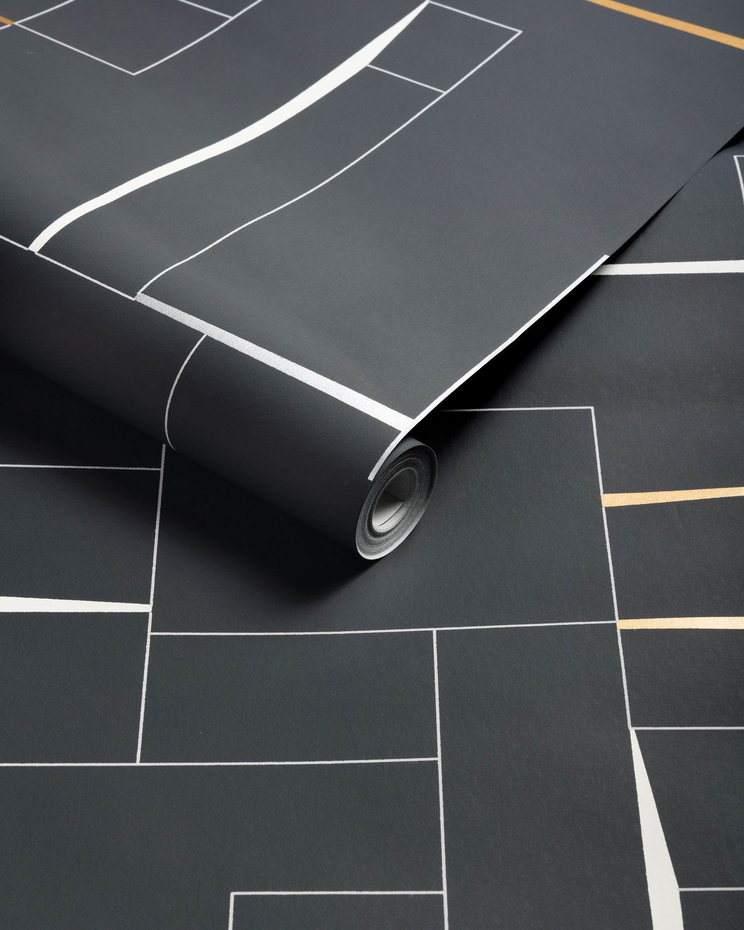 Counterculture Wallpaper in ebony color - pattern number W4397.816.0 - by Kravet in the Linherr Hollingsworth Artistry collection
