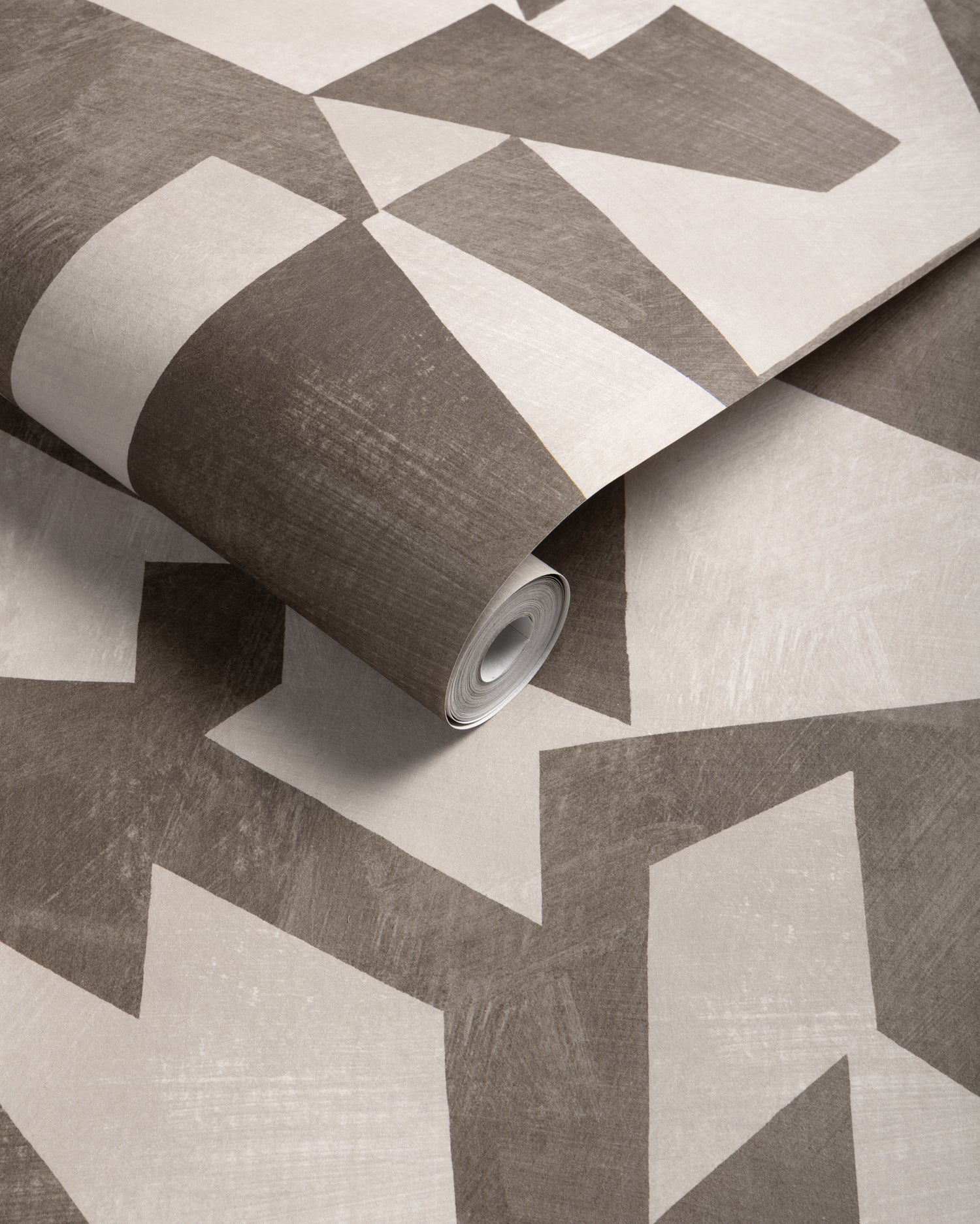 Shape Shifter Wallpaper in truffle color - pattern number W4399.6106.0 - by Kravet in the Linherr Hollingsworth Artistry collection