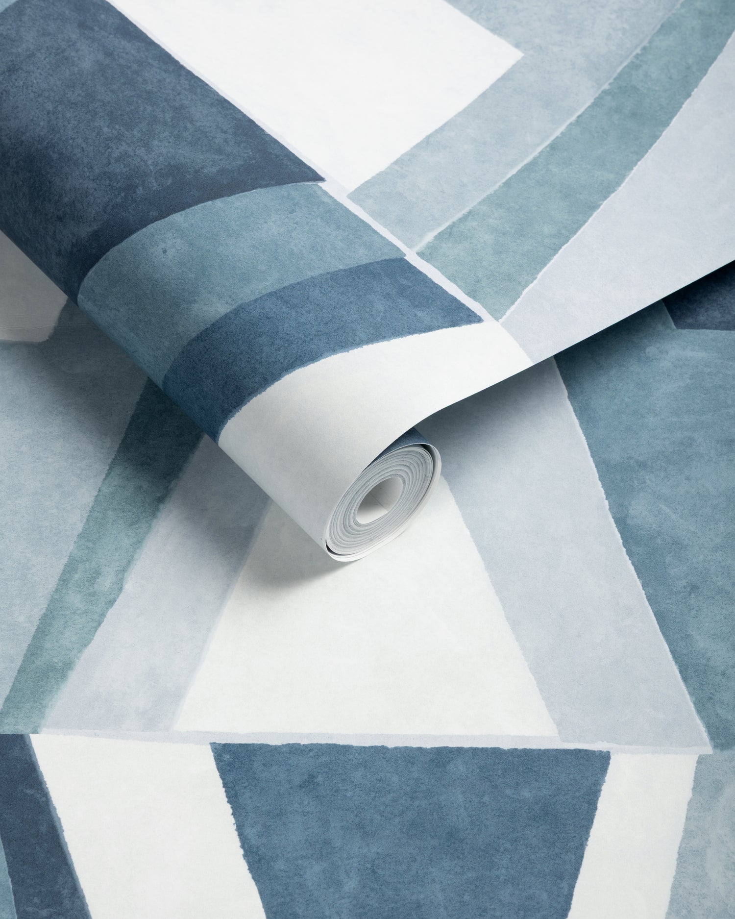 Wild Child Wallpaper in indigo color - pattern number W4400.155.0 - by Kravet in the Linherr Hollingsworth Artistry collection