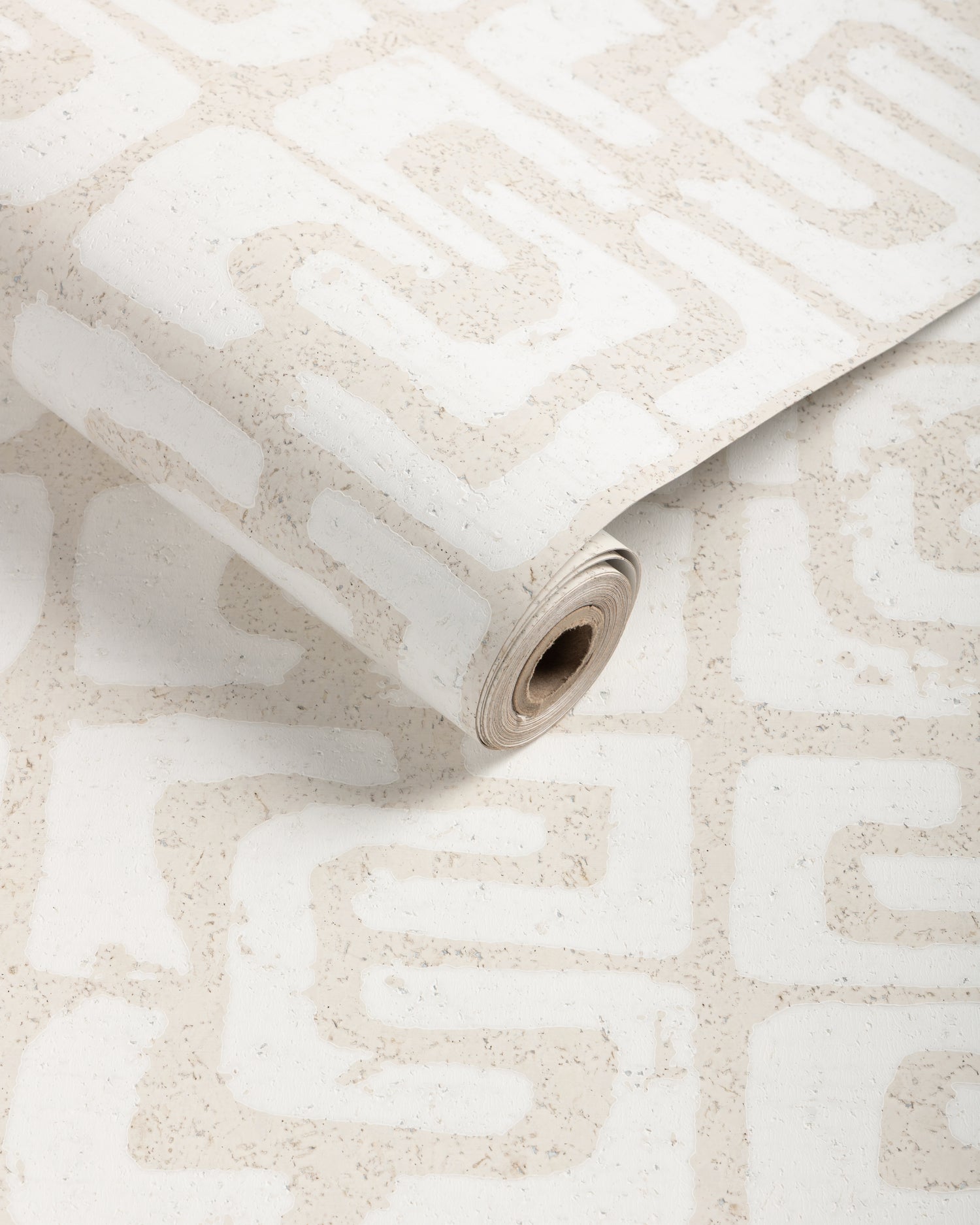 Oui Bloc Due Wallpaper in whisper color - pattern number W4403.106.0 - by Kravet in the Linherr Hollingsworth Artistry collection