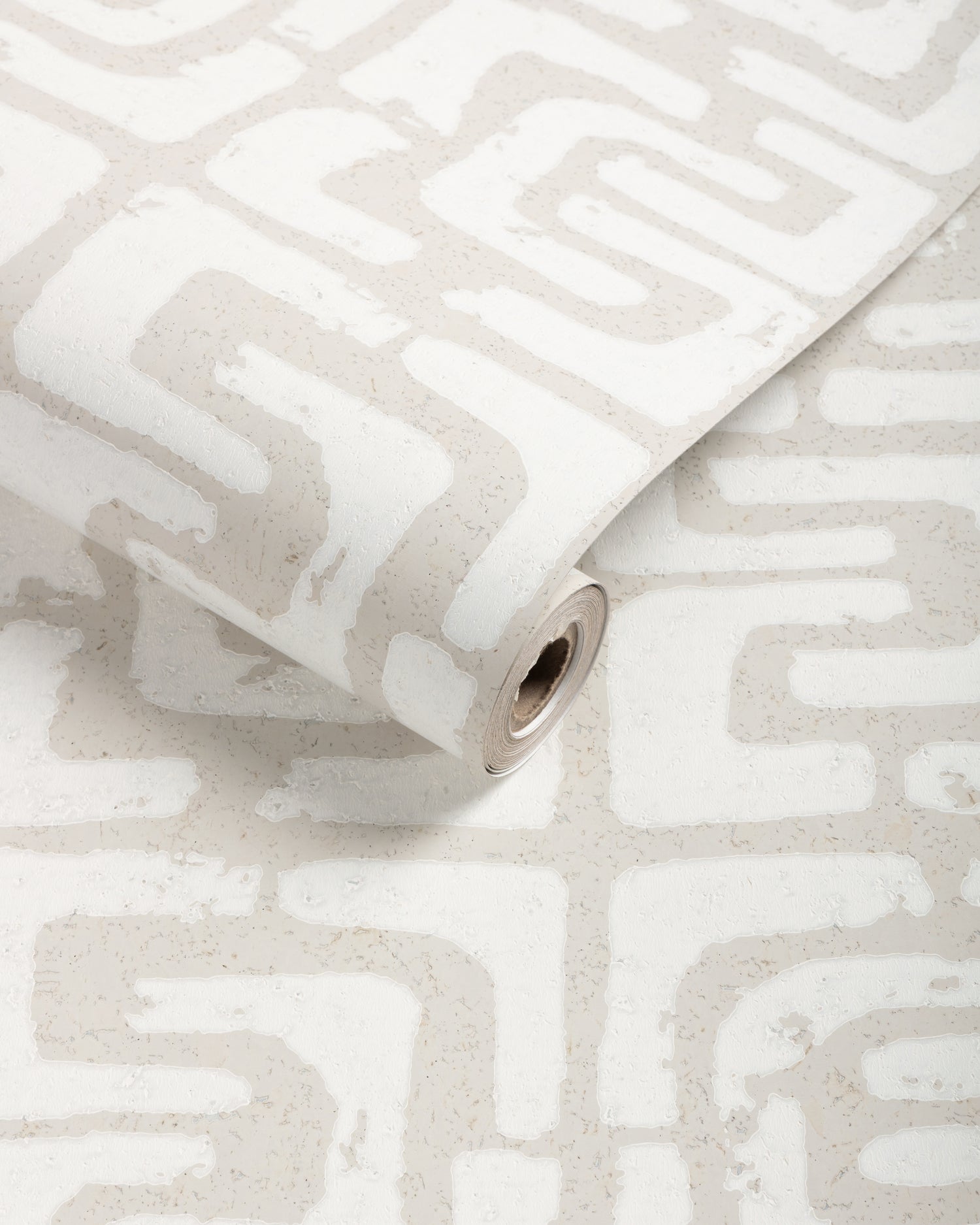 Oui Bloc Due Wallpaper in mist color - pattern number W4403.1101.0 - by Kravet in the Linherr Hollingsworth Artistry collection