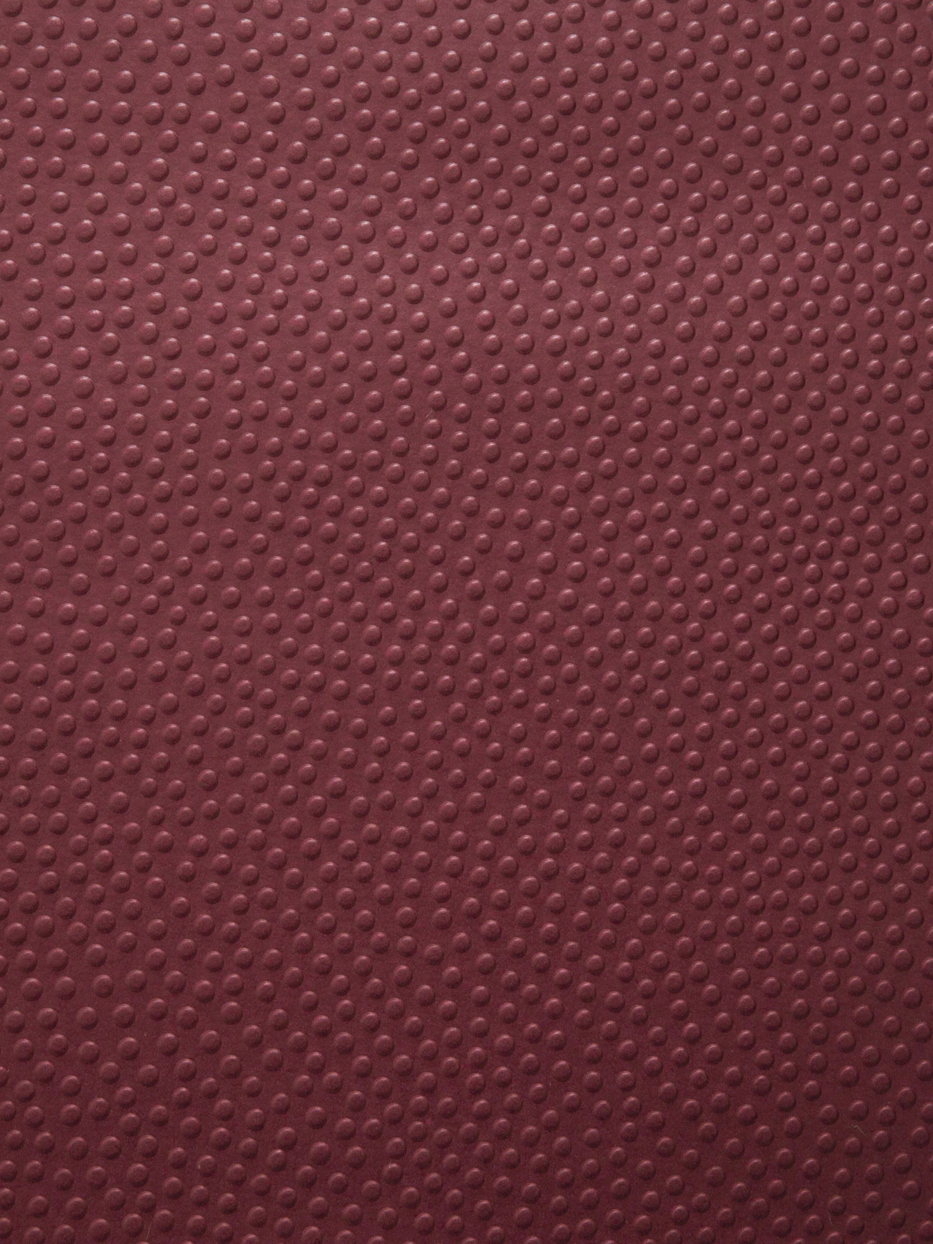Embosse wallpaper in grenat color - pattern number WH 000063315 - by Scalamandre in the  collection