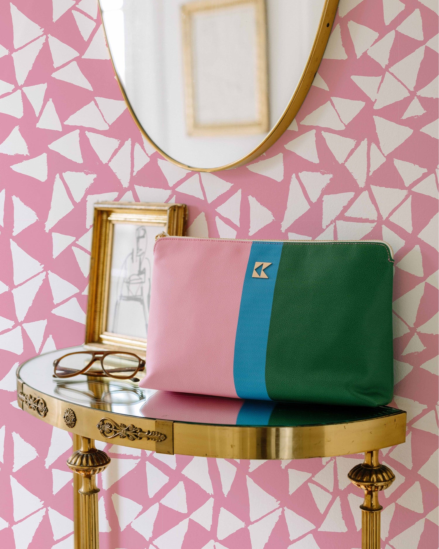 Iconic Wallpaper in pink color - pattern number KK723_Pink_KH300 - by Katie Kime in the  collection