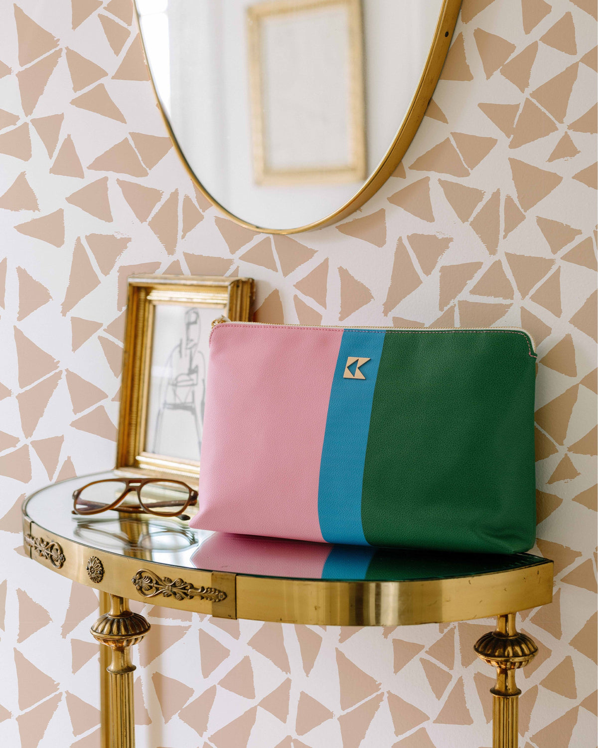 Iconic Wallpaper in Blush color - pattern number KK723_Blush_KH300 - by Katie Kime in the collection
