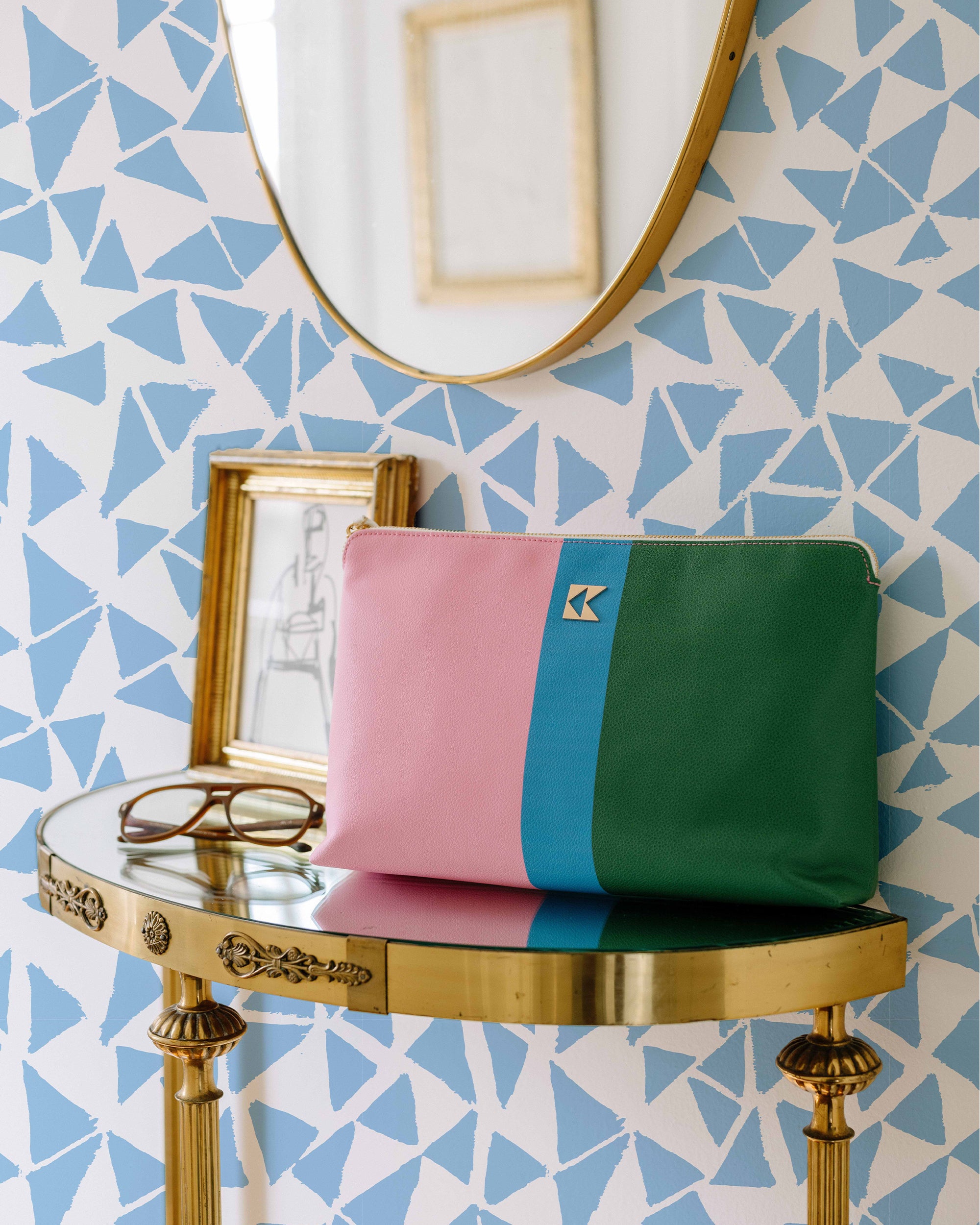 Iconic Wallpaper in light blue color - pattern number KK723_Light_Blue_KH300 - by Katie Kime in the  collection